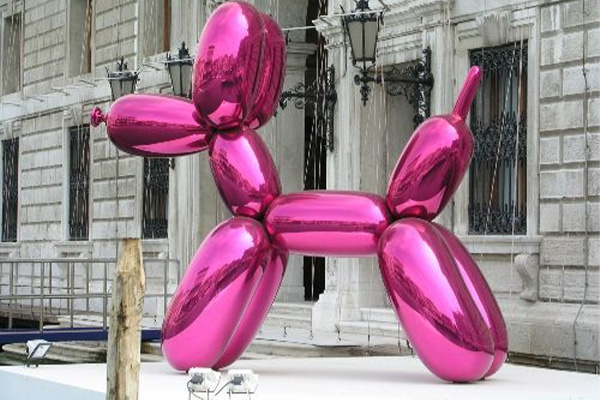 Balloon Dog Sculpture